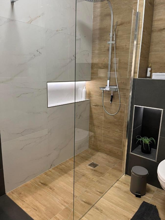 סופרון Room In The City 2 מראה חיצוני תמונה